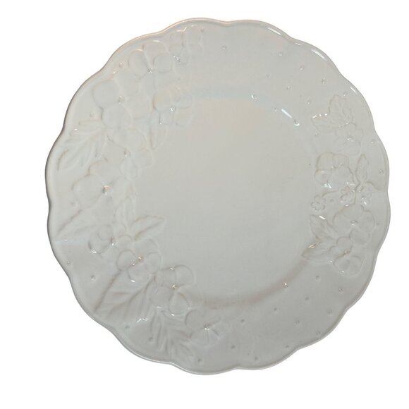 Bordallo Pinheiro Ingrid Cream Dinner Plates Lot of 2 Portugal - Picture 10 of 12